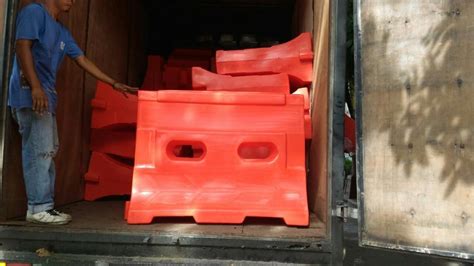 PLASTIC BARRIER, Commercial & Industrial, Construction Tools ...