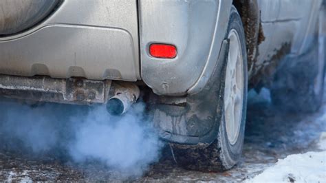 Smoke from vehicles: What's it telling you? | Spinny Car Magazine