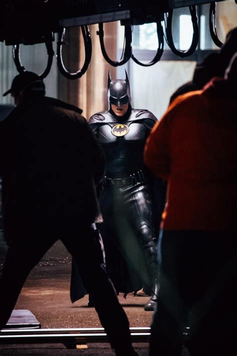 Set photos of Michael Keaton's new Batman suit