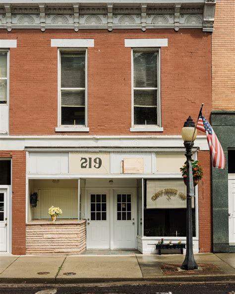 A Building in Downtown Hinton, West Virginia Editorial Photography ...