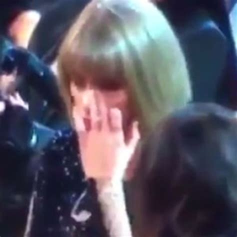 Was Taylor Swift Crying at the Grammys? - E! Online - UK