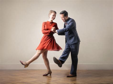 Dance Course: West-Coast Swing | Hustle – Art Is Motion