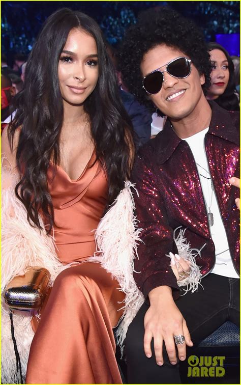 Bruno Mars Couples Up With Girlfriend Jessica Caban at Grammys 2018!: Photo 4023004 | 2018 ...