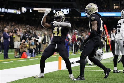 WATCH: Alvin Kamara scores third touchdown of the day against Raiders