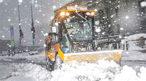 Iowa winter weather threatens caucus turnout