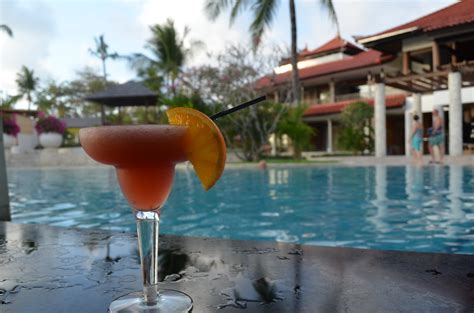 Holiday Inn Resort, Baruna, Bali | Cocktails by the pool at … | Flickr