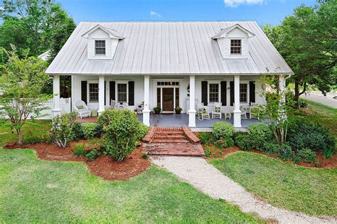 7 Stunning Front Porches We're Head Over Heels In Love With | Acadian ...