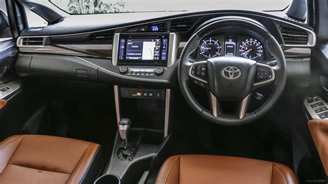 Toyota Innova Crysta Photo, Interior dashboardauto Image - CarWale