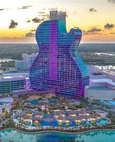 Hard Rock apre in Florida il primo hotel a forma di chitarra al mondo