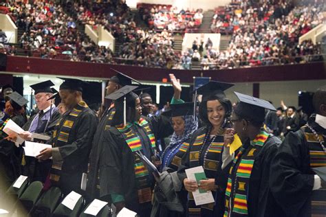 Photos from Metropolitan State University Fall 2016 Commencement | Metro State University