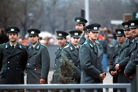 East German guards wait for the official opening of the Brandenburg Gate [2,790 × 1,860] 22 ...