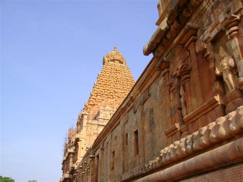 REFLECTIONS: Tanjore temple