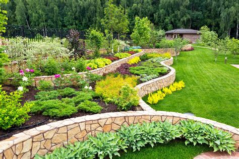 How To Landscape A Very Large Garden - Garden Design Ideas