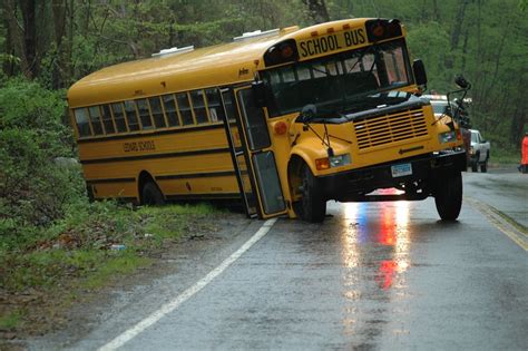 Q's FIREGROUND PHOTO'S: SCHOOL BUS MVA - GALES FERRY 5/15/06