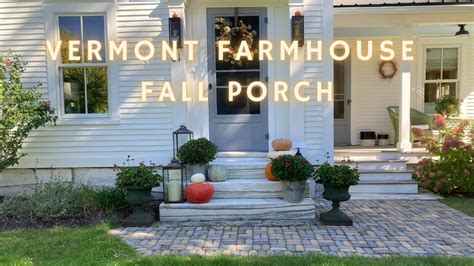 VERMONT FARMHOUSE FALL PORCH DECOR #falldecor #farmhouse #cozyfall # ...