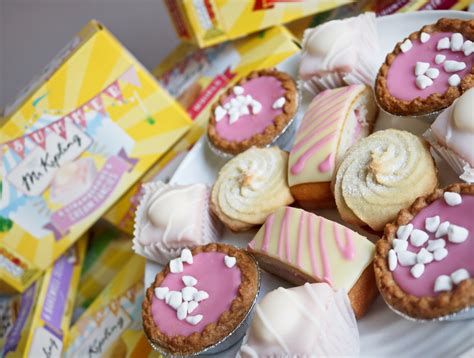 Mr Kipling Limited Edition Summer Cakes & Giveaway | I Am Fabulicious