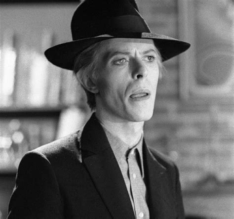 night-spell: On the set of The Man Who Fell To Earth 1975 Space Oddity, Glam Rock, The Thin ...