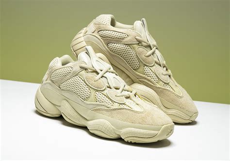 adidas Yeezy 500 - Super Moon Yellow - chega ao Brasil em Junho