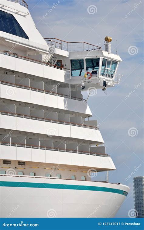 Crystal Serenity Cruise Ship in Miami Editorial Photography - Image of romantic, ocean: 125747017