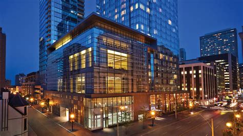 Toronto Luxury Hotel Photos & Videos | Four Seasons Hotel Toronto