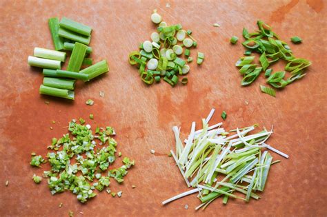 How to Cut Green Onions (Scallions) - Hungry Huy