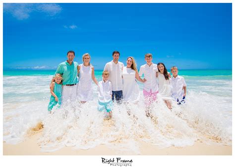 The Best Family Beach Portraits in Hawaii | Right Frame Photography