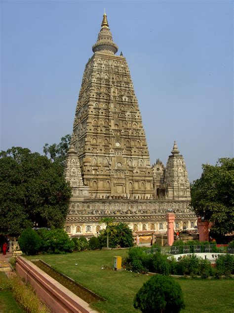 Mahabodhi Temple (Bodh Gaya) Historical Facts and Pictures | The ...