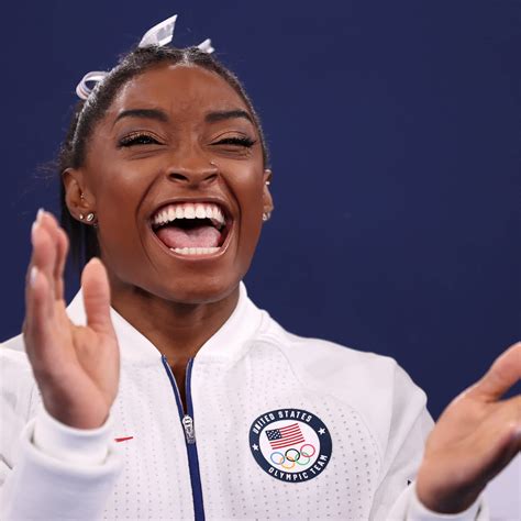 Just 15 Photos of Simone Biles Being Her Teammates' Biggest Cheerleader ...