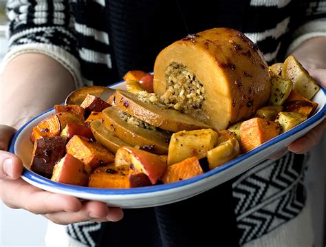 10 Vegan Holiday Mains From the Pre-Made Roasts to the Best Recipes