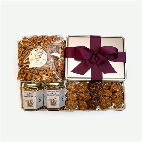 Pecan Lover's Basket - Aunt Aggie De's Texas Pecan Pralines & Confectionary