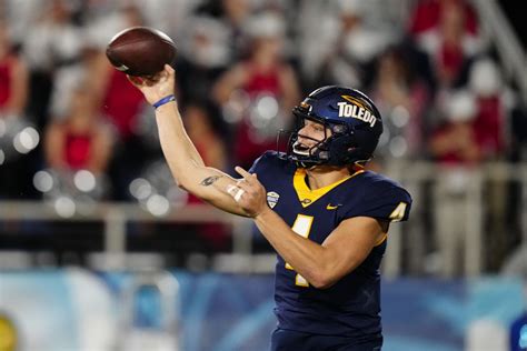 Arizona Bowl Prediction: Toledo vs. Wyoming Odds, Spread, DFS Picks ...