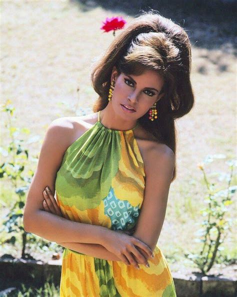 Raquel Welch, 1960s : OldSchoolCool