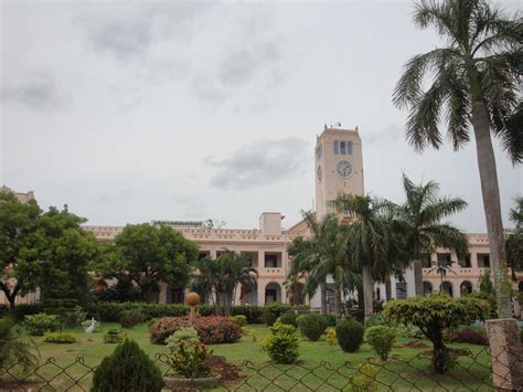 Image: The Administrative Building, Annamalai University 01