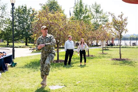 DVIDS - Images - USO Day at the Ballpark [Image 7 of 10]