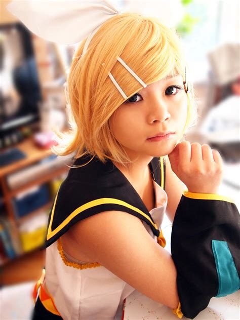 Kagamine Rin Cosplay by YUIOCosplay on DeviantArt