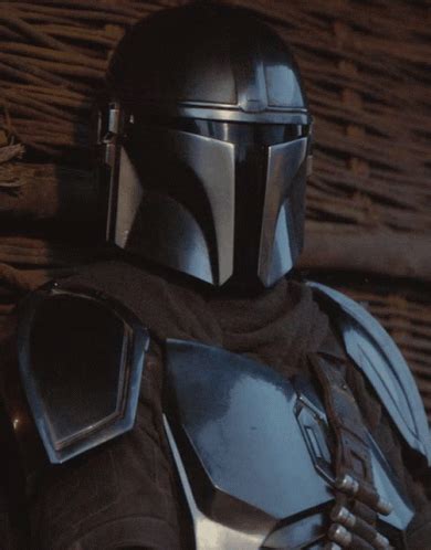 The Mandalorian Look GIF - The Mandalorian Look Starwars - Scopri e condividi GIF