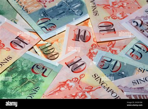 Singapore Dollar Banknotes Stock Photo - Alamy