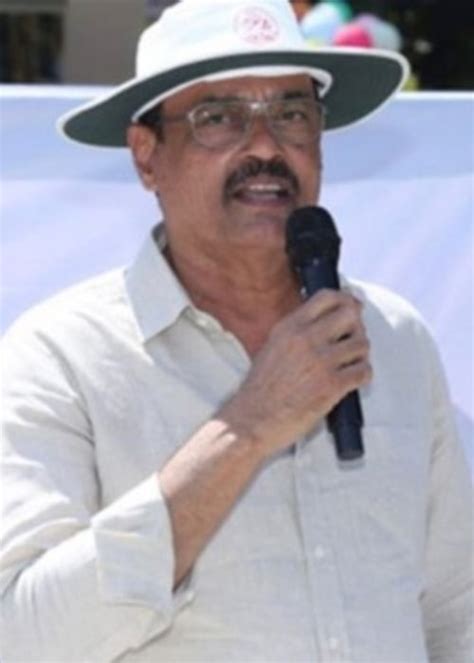 Dilip Vengsarkar Height, Weight, Age, Facts, Family