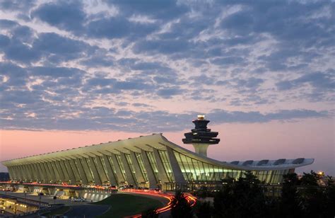 The Bizarre United Airlines Terminal at Washington Dulles Airport