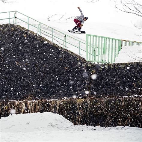 Some epic Snowboarding pins to inspire you in the winter snow. Winter snow, snowboarders ...