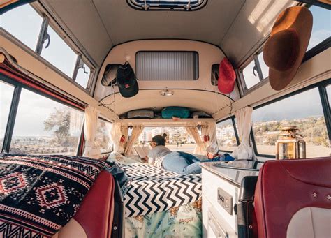 Living in a Van Full Time: How to Travel the World in a Van (Hippie In ...