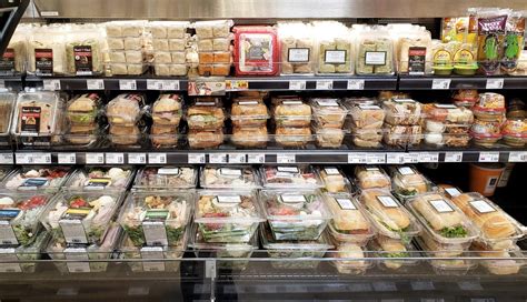 Do your supermarkets sell ready-to-eat sandwiches? What are some common fillings? : r/AskAnAmerican