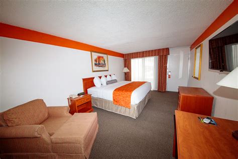 Howard Johnson by Wyndham Gallup | Gallup, NM Hotels