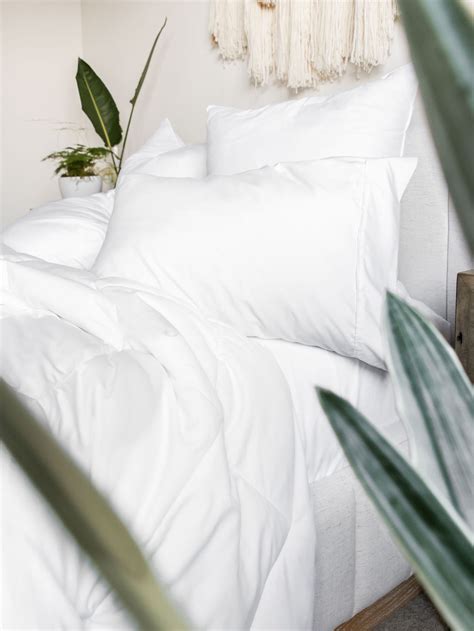 A Guide to Bedding & Linen Product Photography with Jennifer Adams - chelsealoren.co