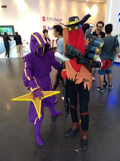 My High Noon Jhin Cosplay :) : r/leagueoflegends