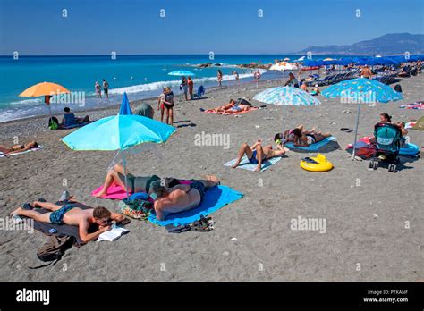 Beach at Bordighera on the Italian Riviera Stock Photo - Alamy