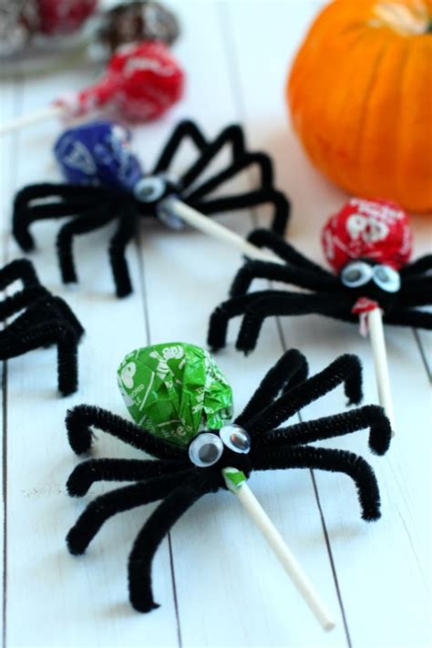 Spider Lollipops Kids Craft- Halloween Candy Treat- A Cultivated Nest