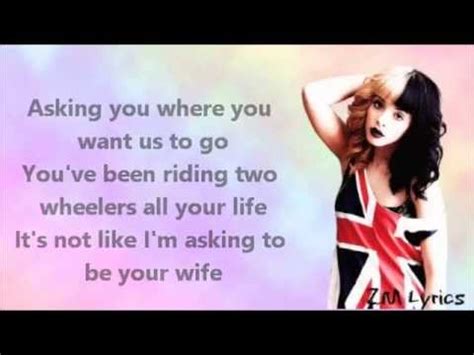 Melanie Martinez-Training Wheels//Lyrics HD - YouTube