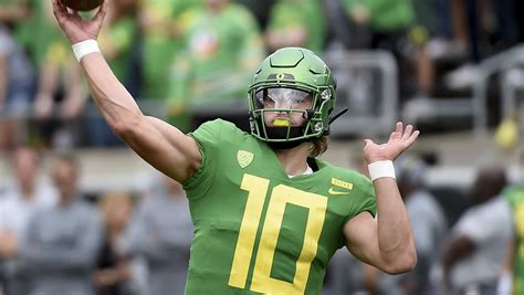 Justin Herbert NFL Draft: Latest on Oregon QB’s Stock in 2020 | Heavy.com