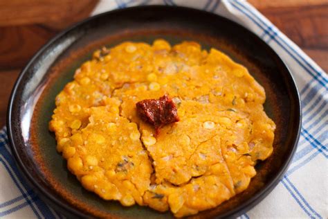 Andhra Style Sarva Pindi/Gine Pindi Recipe (Rice Flour and Chana Dal ...